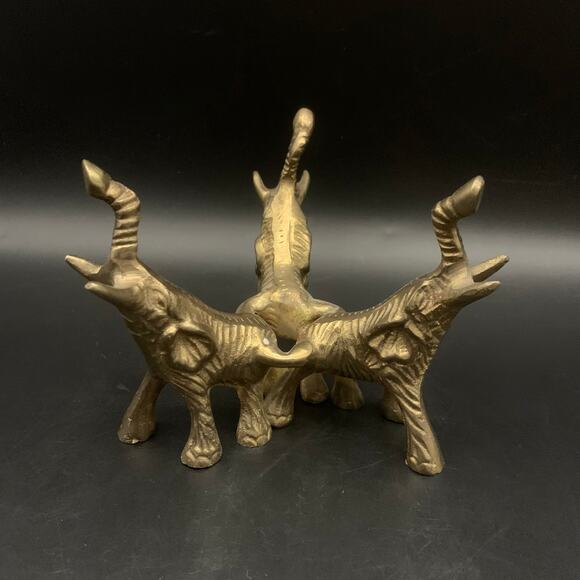 Vintage Black Agate Sphere Orb Crystal with Brass Elephant Stand - Picture 8 of 14